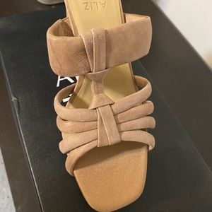 Naturalizer Jordy high heel Sandel.